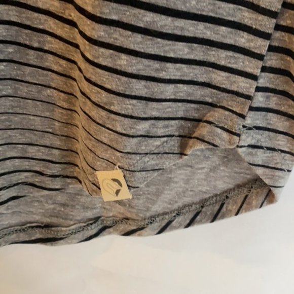 East Carolina University Pirates V neck T-shirt women’s size M New - Picture 4 of 6